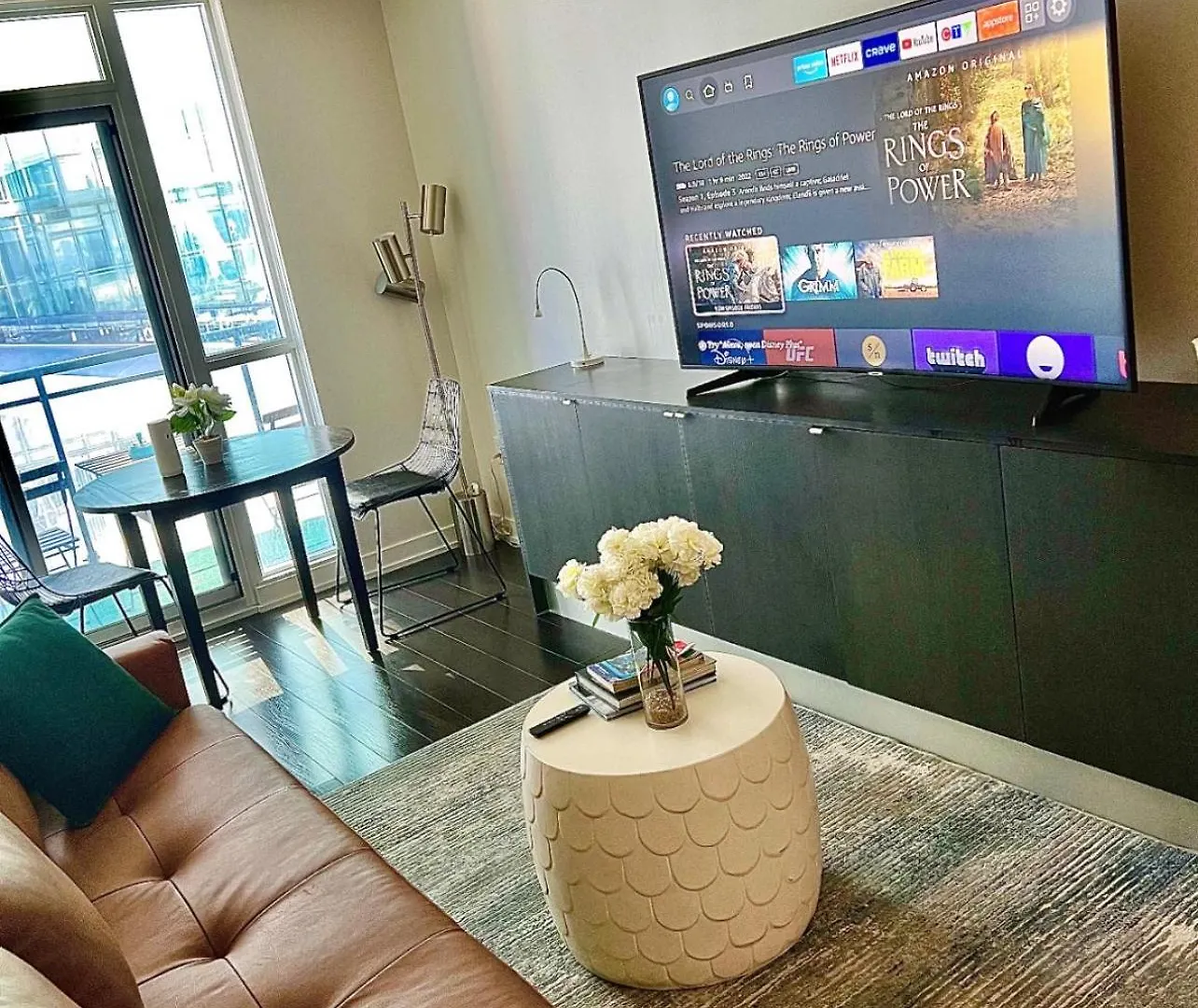 Urban Getaway Downtown Apartment Toronto