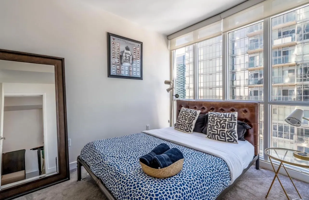 Urban Getaway Downtown Apartment Toronto